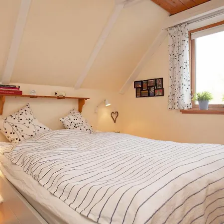 Three-bedroom Holiday In 2 * Grevinge