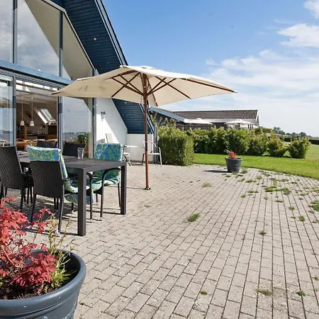 Three-bedroom Holiday In 2 Nyaraló