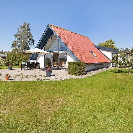 Three-bedroom Holiday In 2 Nyaraló