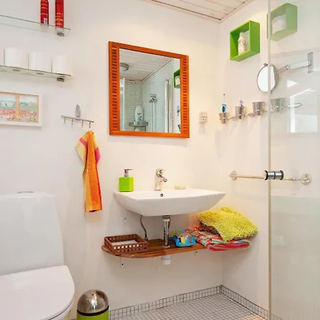 Three-bedroom Holiday In 2 *